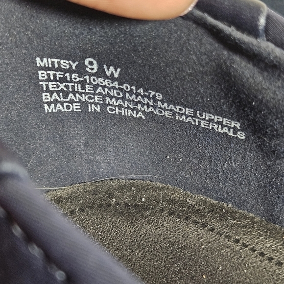 BareTraps Mitsy Closed Toe Slip-on Wedges Sz 9W - Picture 10 of 10